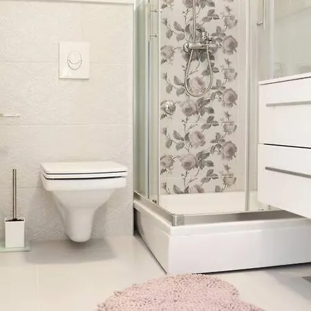 Jolanda - 3 Min From Apartment *
