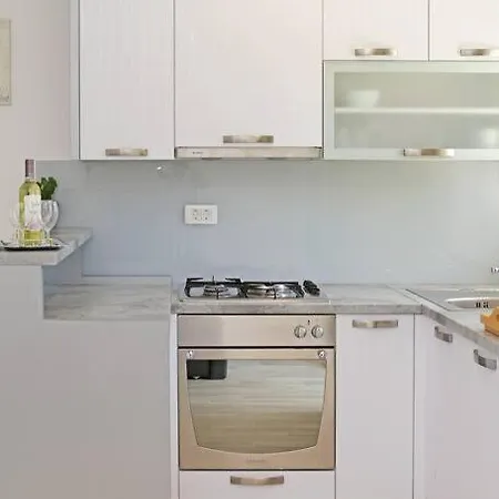 Apartment Jolanda - 3 Min From