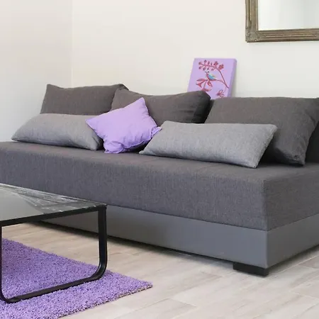 Jolanda - 3 Min From Apartment