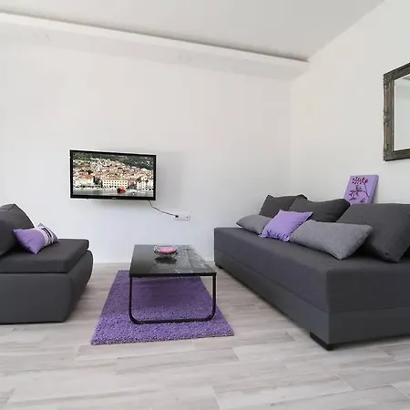 Apartment Jolanda - 3 Min From