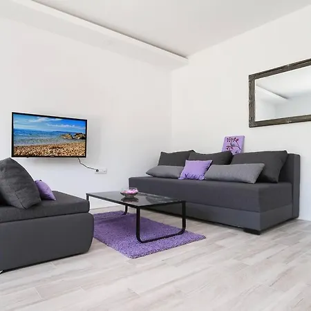 Jolanda - 3 Min From Apartment