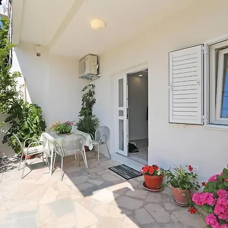 Jolanda - 3 Min From