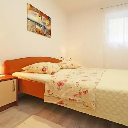 Apartment Jolanda - 3 Min From Makarska